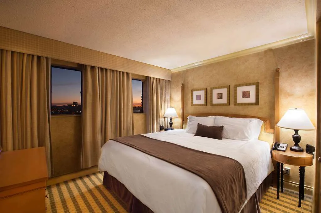 Sonder The Sunset Aparthotel Vancouver 3*,  Canada