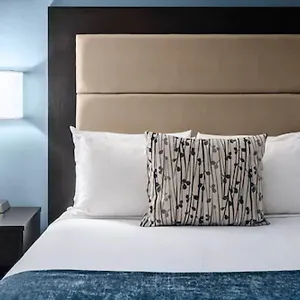 Hotel Embassy & Ottawa