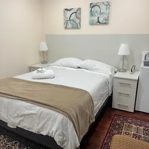 Comfortable Guest Near Downtown & Sights & Stores , Vancouver Canada